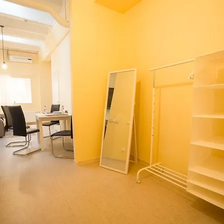Apartment Enjoy Easy Living In Recently Renovated